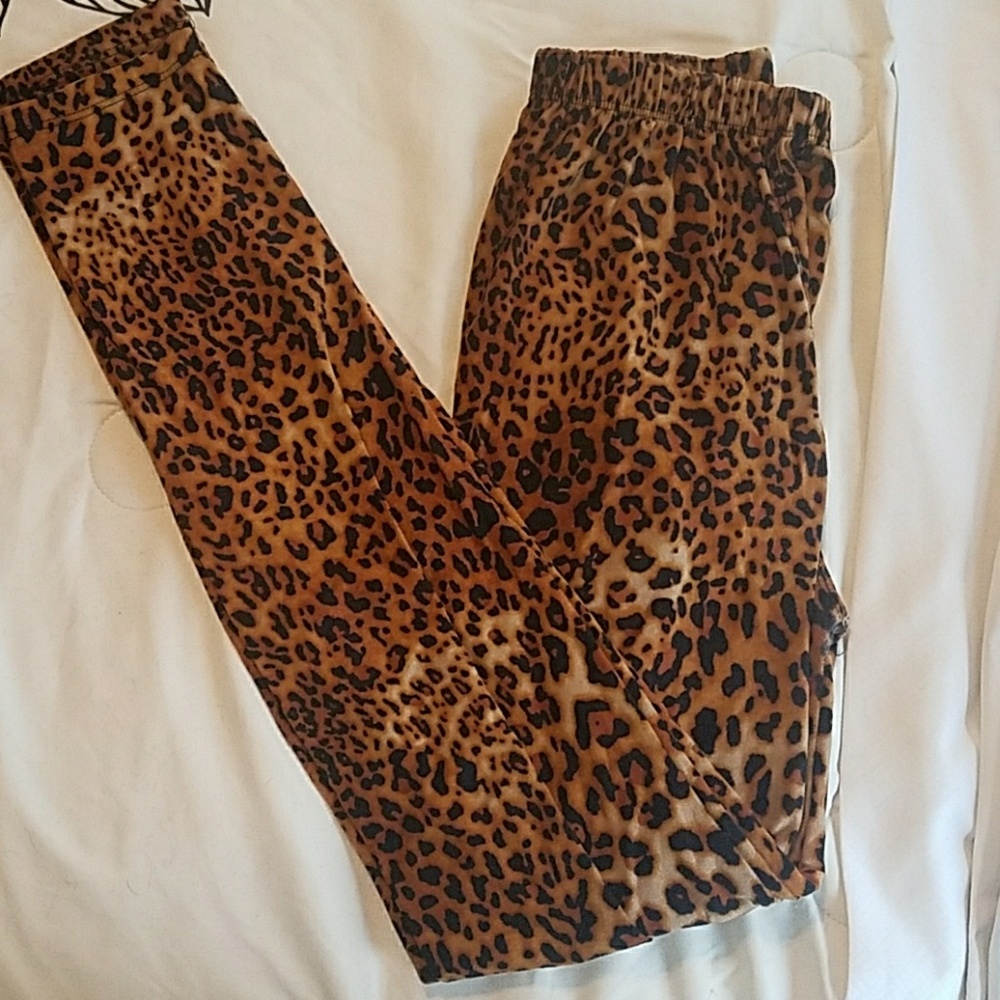 Soft leopard print leggings