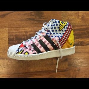 Wonder Woman Adidas sneaker