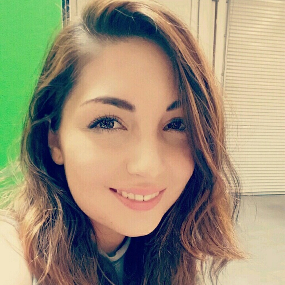 Meet your Posher, Gen the Shopaholic