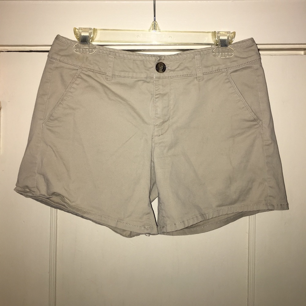 American eagle khaki shorts
