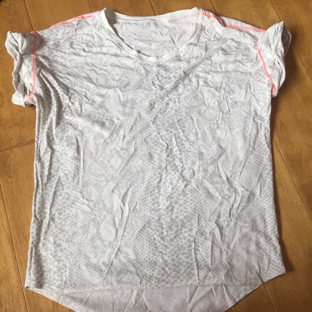 lululemon work out shirt