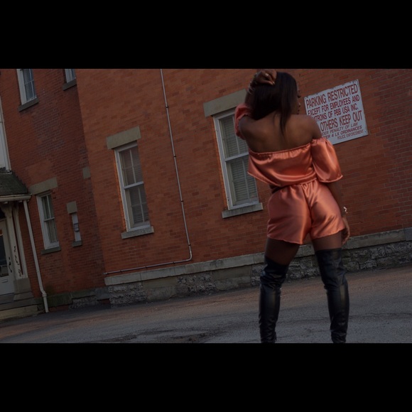 Silk shorts and Top set. - Picture 1 of 4