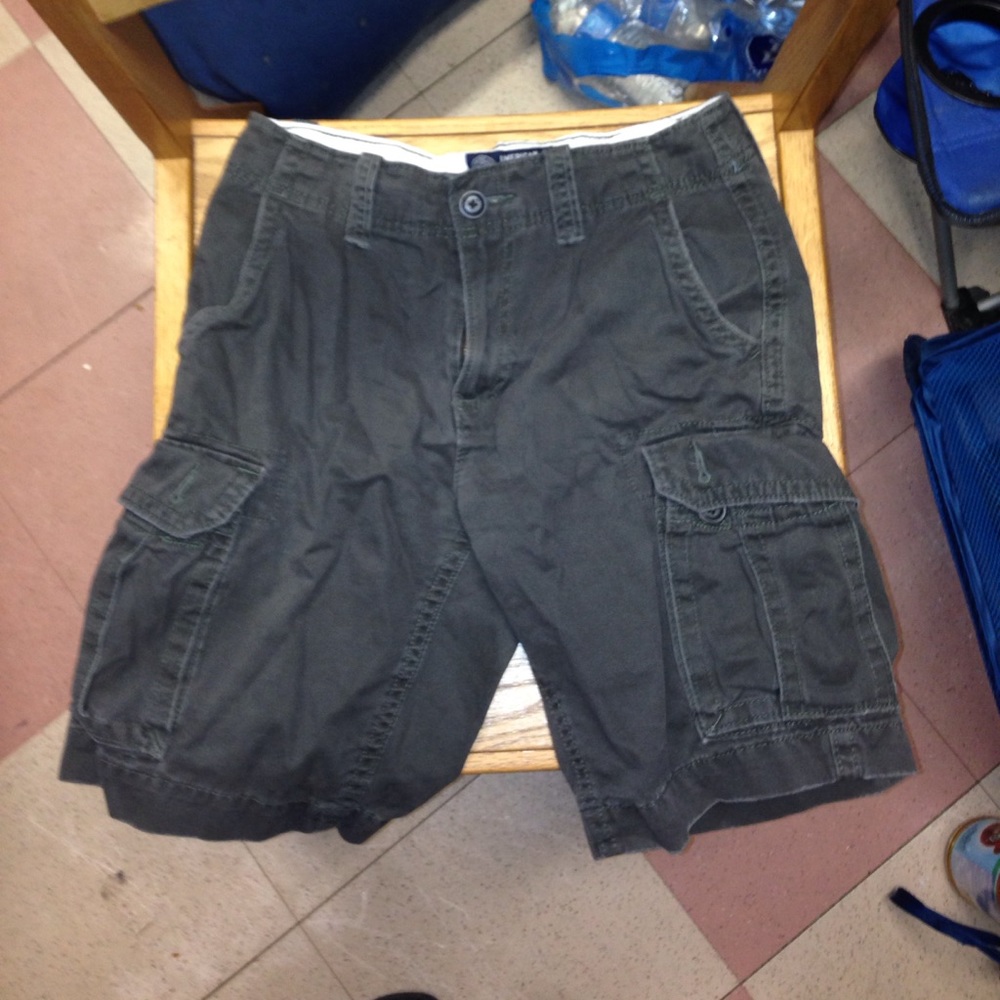 American Eagle Grey Cargo Shorts.