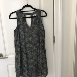 Old navy 🆕 black and white print dress