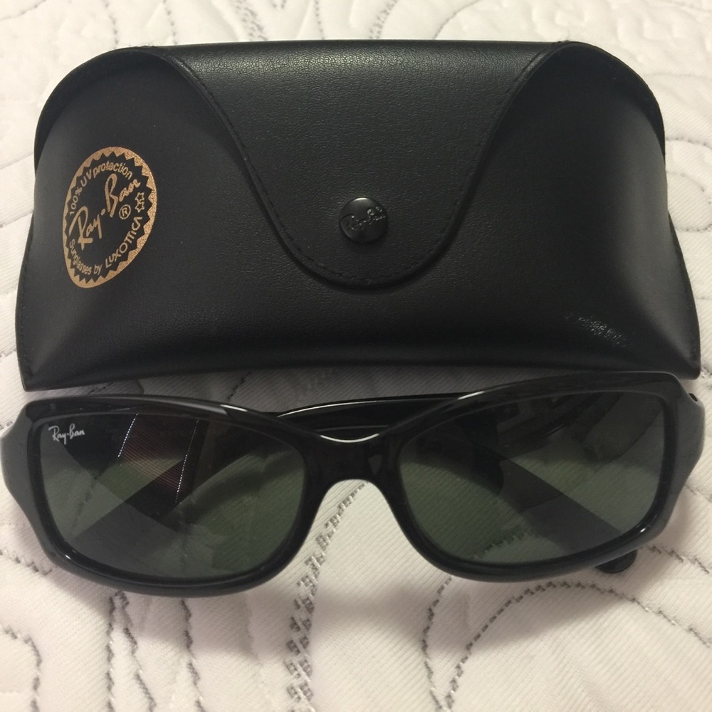 Authentic Ray-Ban in black