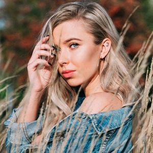 Meet your Posher, Saga-maria