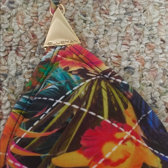 Tropical Brazilian Bikini with Bootycrunch - Picture 4 of 5