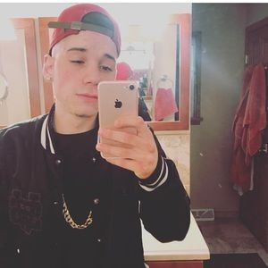 Meet your Posher, Aaron