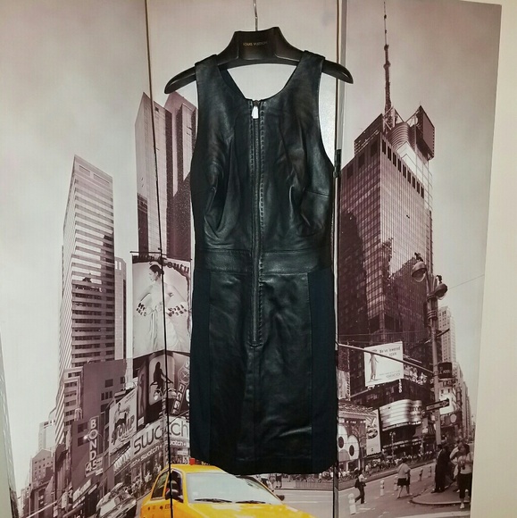 Dress - Picture 4 of 4