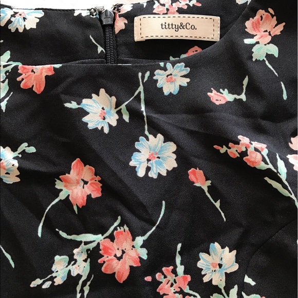 Titty Co Dresses Titty Co Maxi Flower Print Dress Poshmark