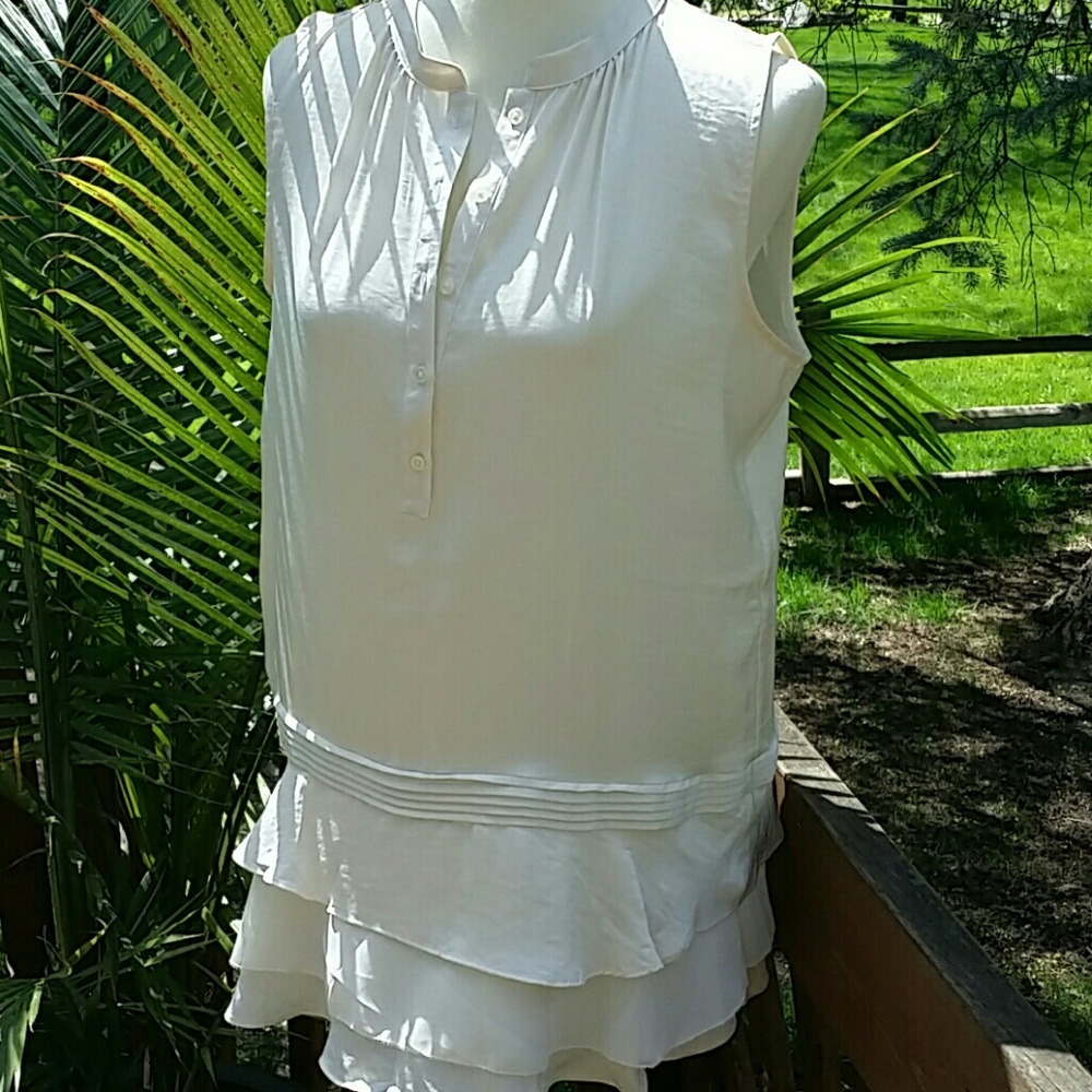 Banana Republic sleeveless blouse. NWOT