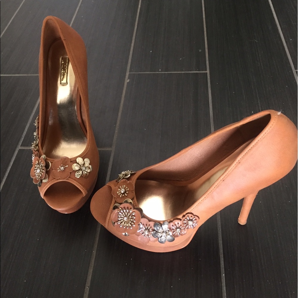 Never worn Heels!