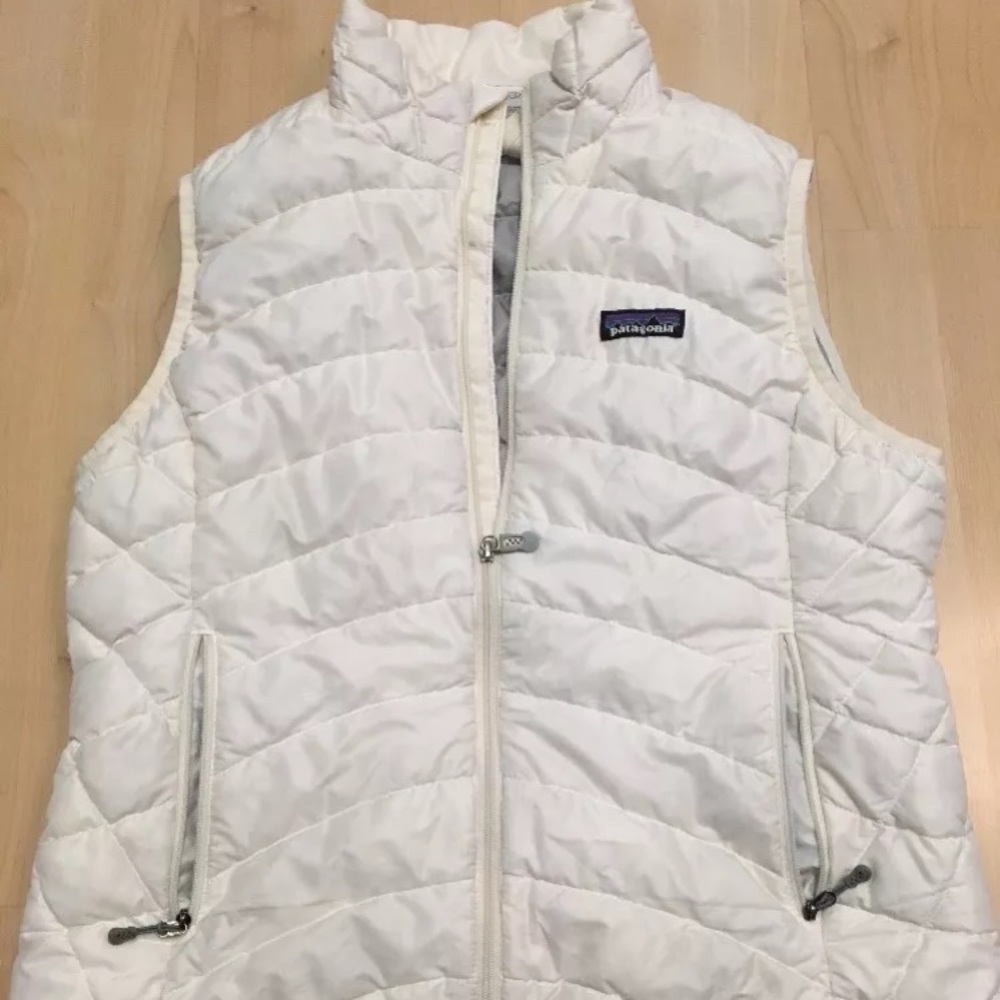 ❌SOLD❌Patagonia off white down vest