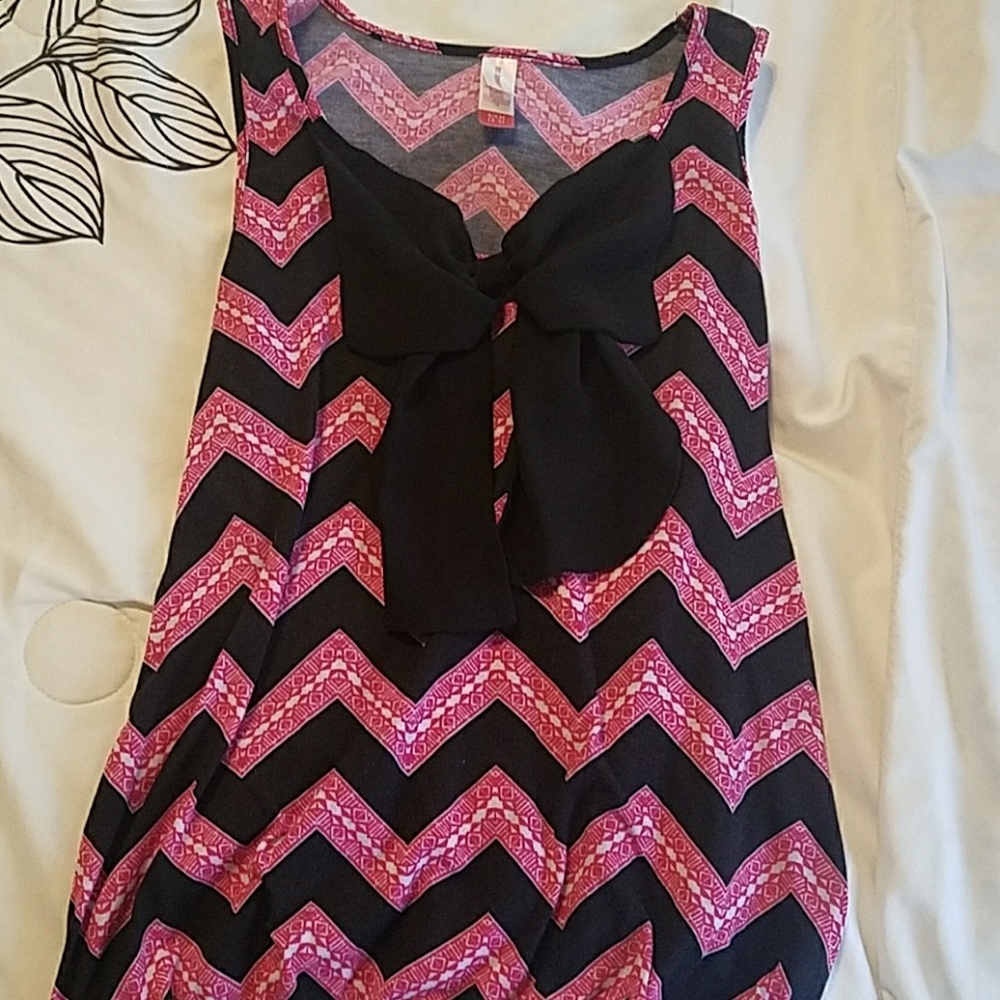 Chevron black and pink shirt