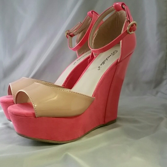 Breckelles Shoes - Pink High Heel Wedge Size 6.5