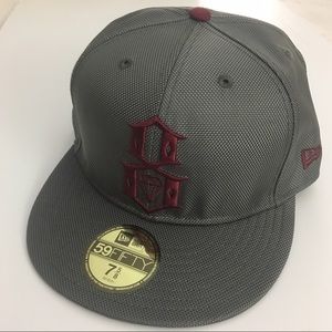 NWOT Rebel 8 men's fitted hat