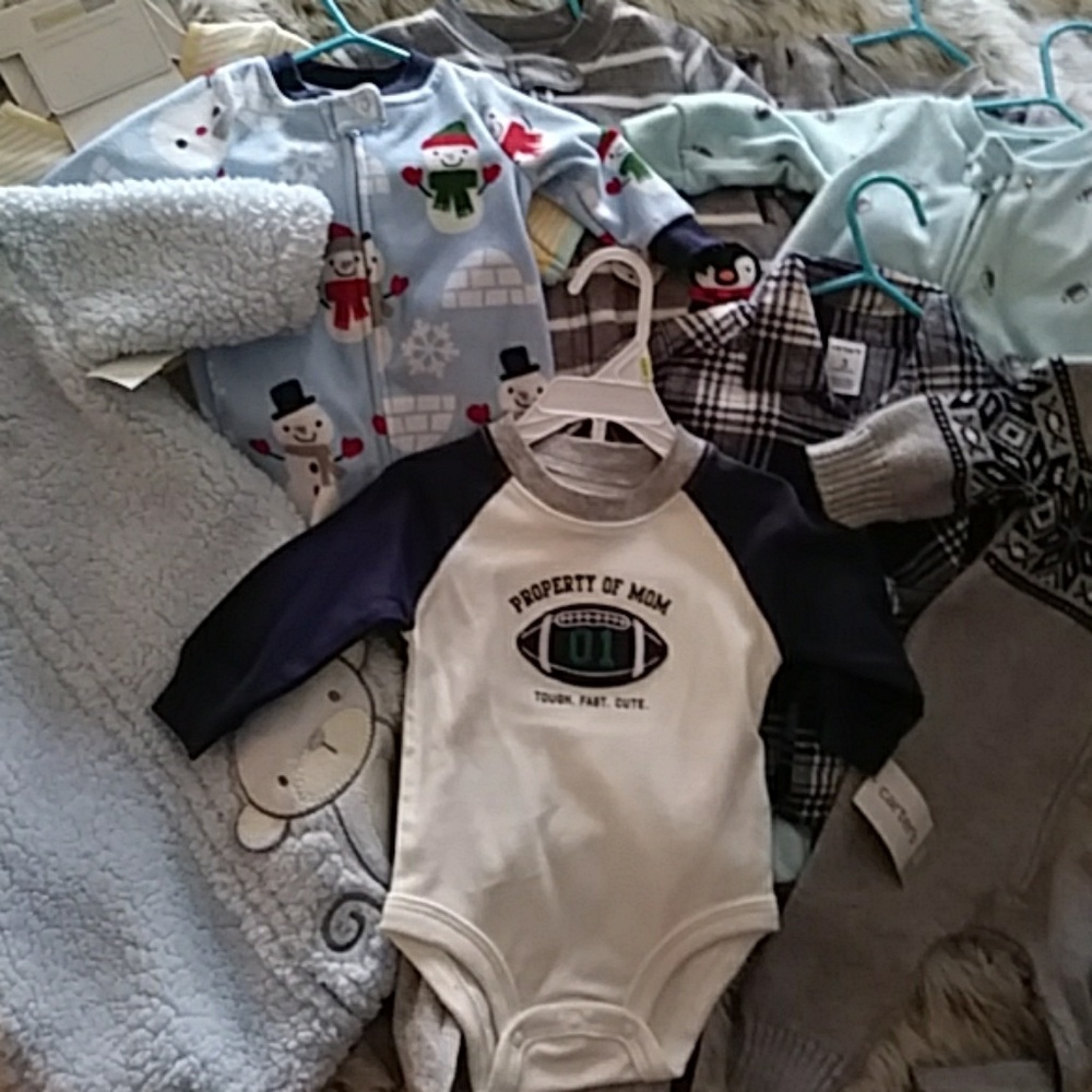 Baby clothes newborn to 3 mths