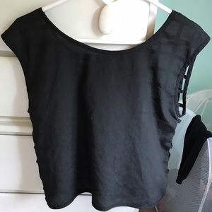 Black open grid back top