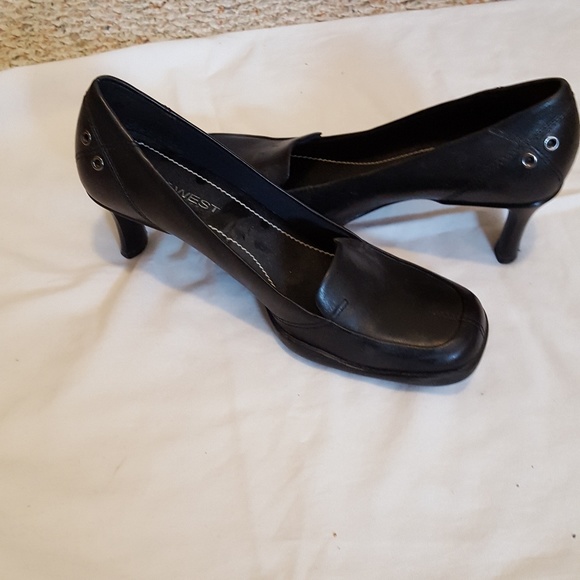 Shoes - Picture 2 of 3