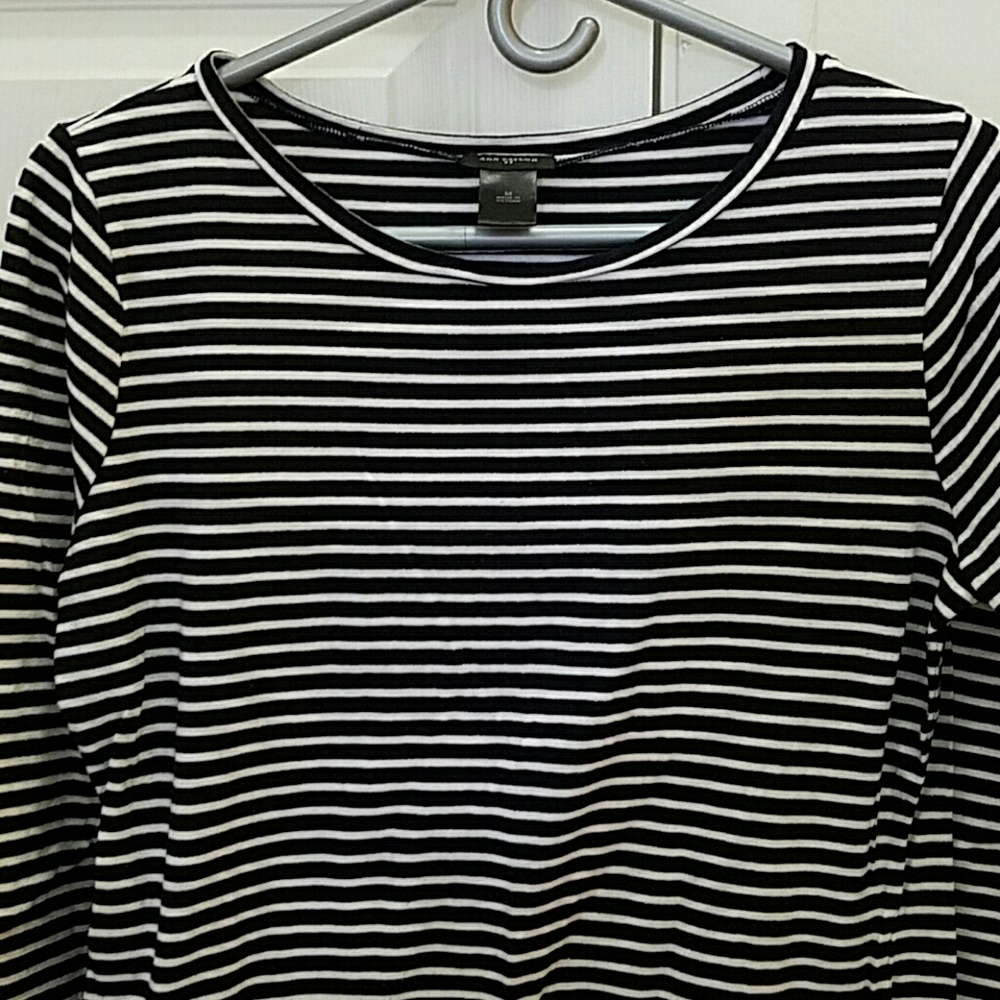 Ann Taylor long sleeve top with sparkle!