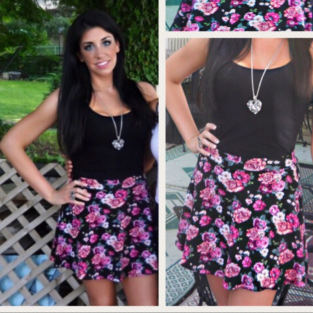 Skater Skirt in Floral Print! Adorable!