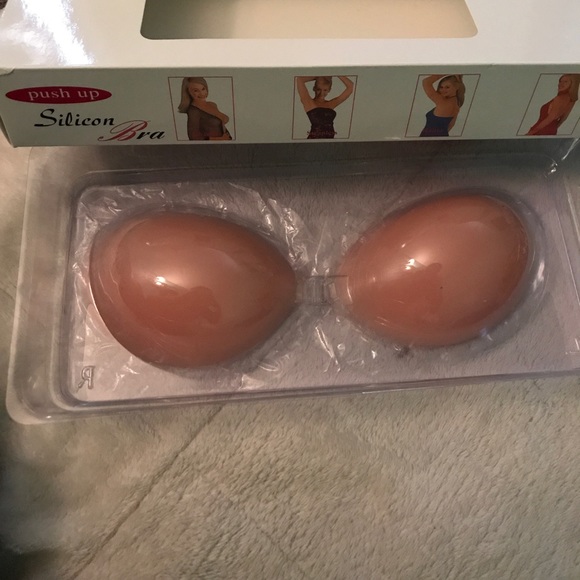 Push-up Silicone Bra - Picture 4 of 4