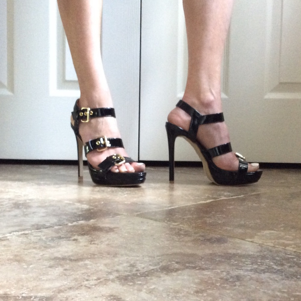 Heels - Picture 2 of 2