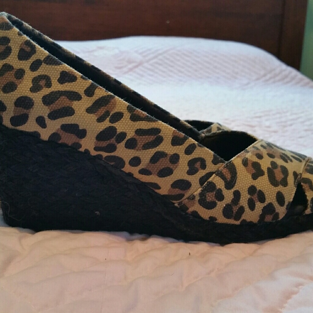 Shoes - Picture 3 of 3