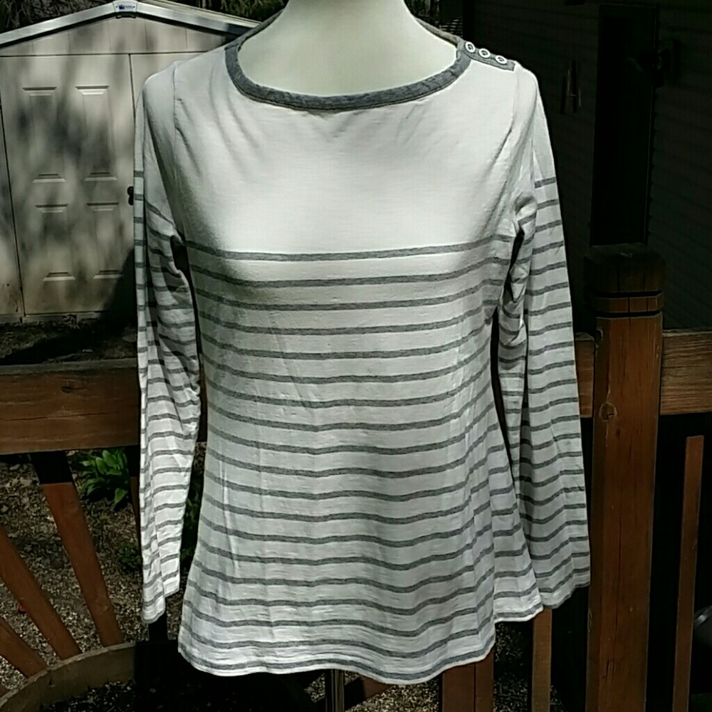 3/4 sleeve t shirt