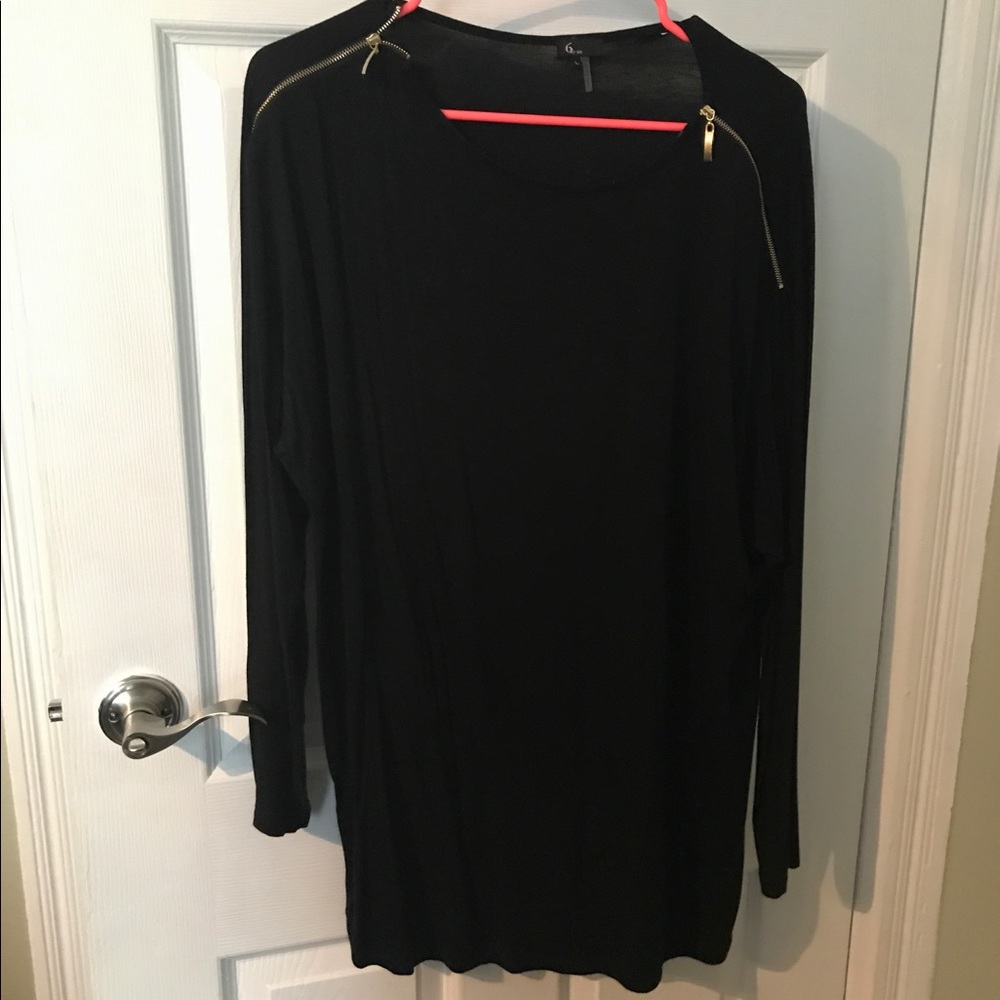 Large black gold tunic shirt worn once 6 by six