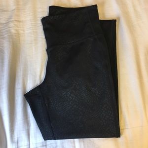 Athleta HighRise Serpent Chaturanga Tight, BlackXS