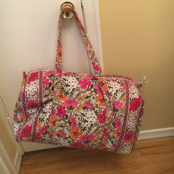 Vera Bradely duffel - Picture 1 of 3