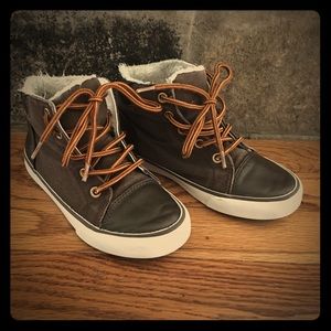Gymboree Brown canvas hi top faux fur lined shoe