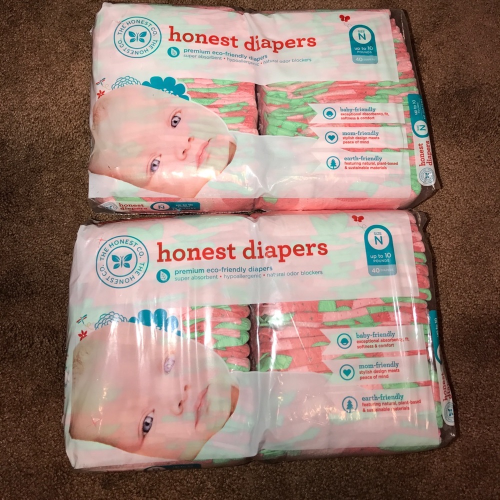 2 packs of honest company Strawberry diapers 🍓