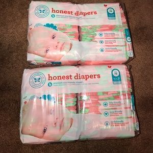 2 packs of honest company Strawberry diapers 🍓