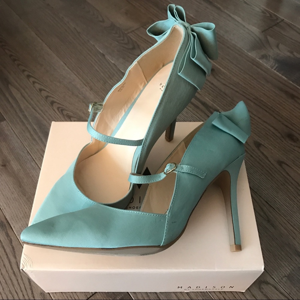 Madison by Shoedazzle Matilda Pumps in Sage
