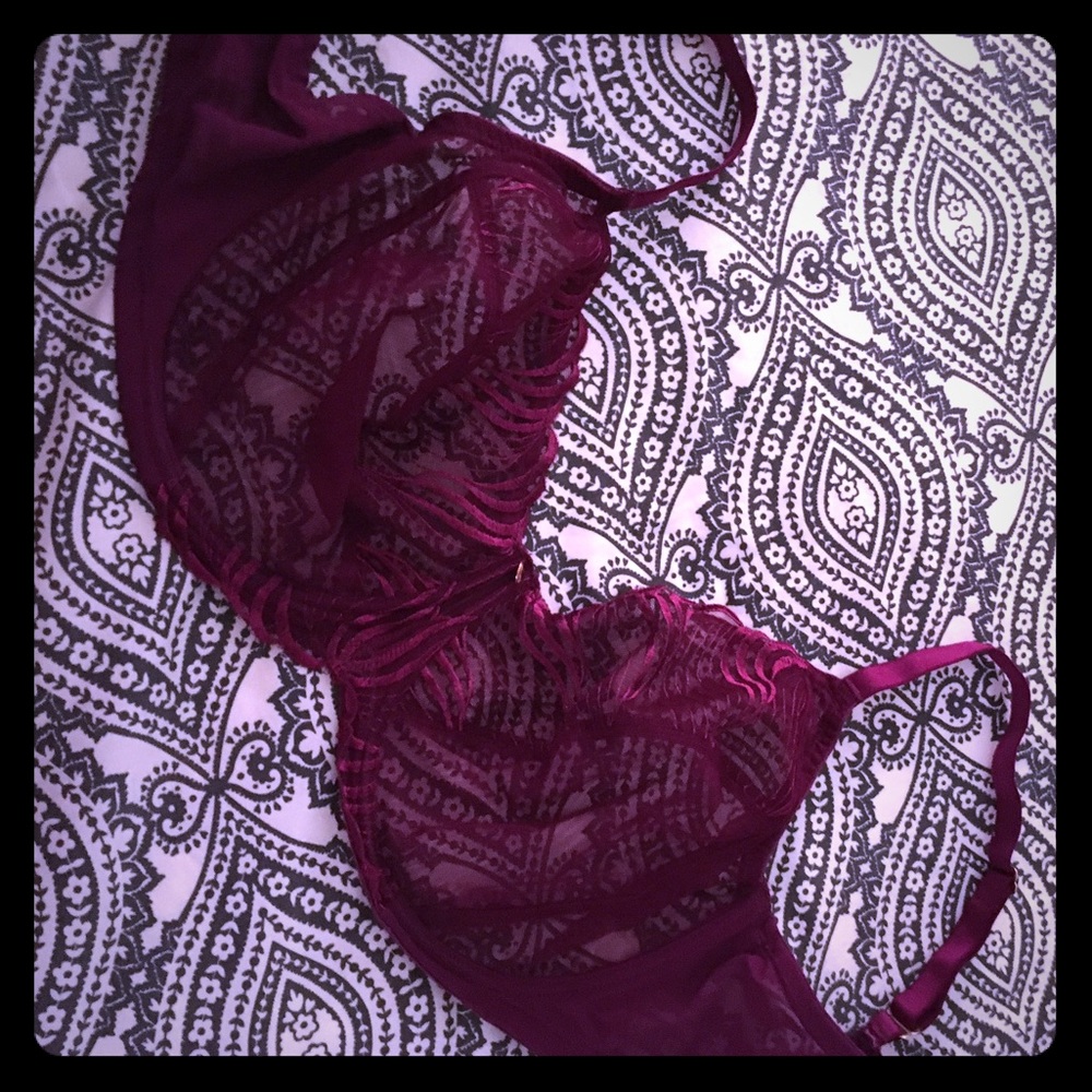 Natori: Seduction Cut & Sew bra