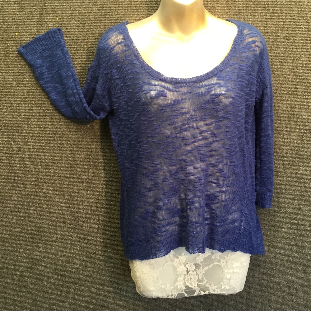 Pullover scoop neck royal blue high/low top.