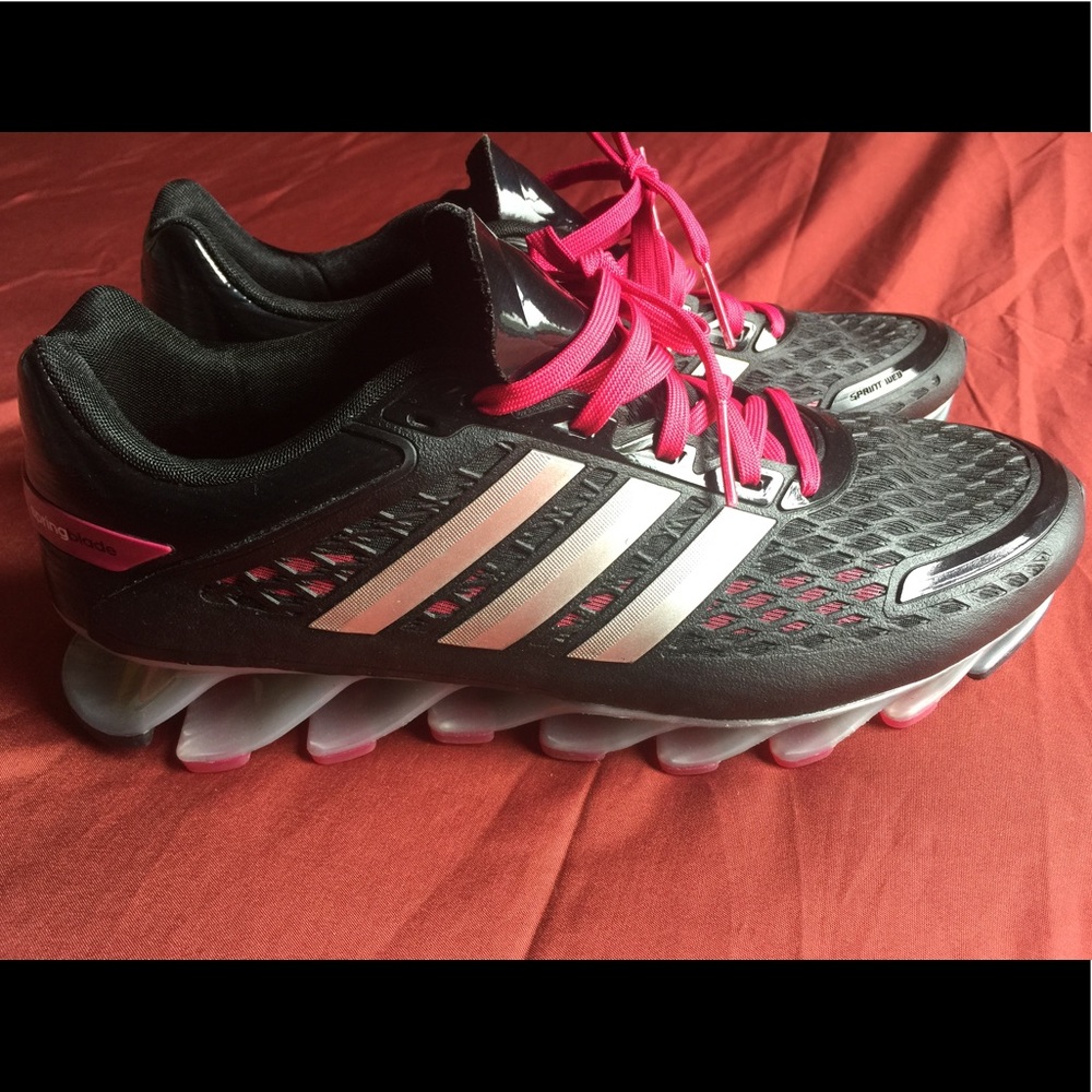 ADIDAS SPRING BLADE