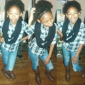 Meet your Posher, Tee