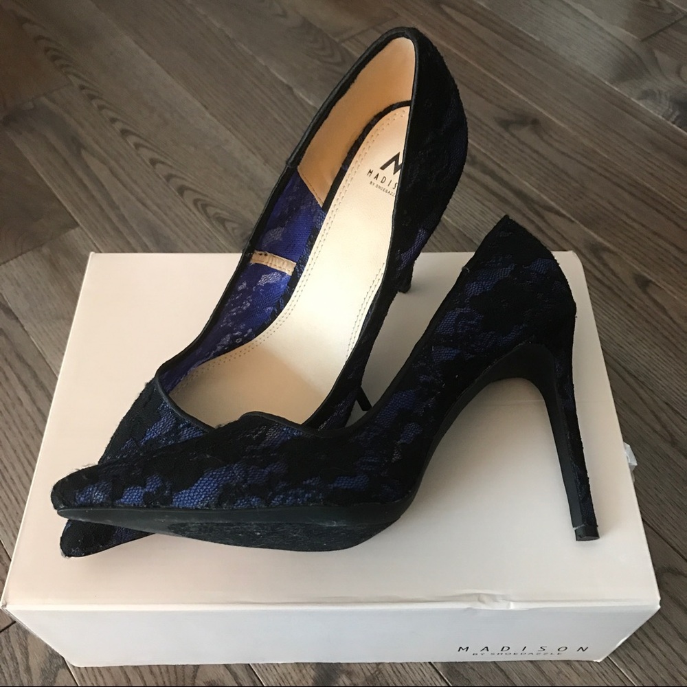 Madison by Shoedazzle Adelice Lace Pumps in Navy