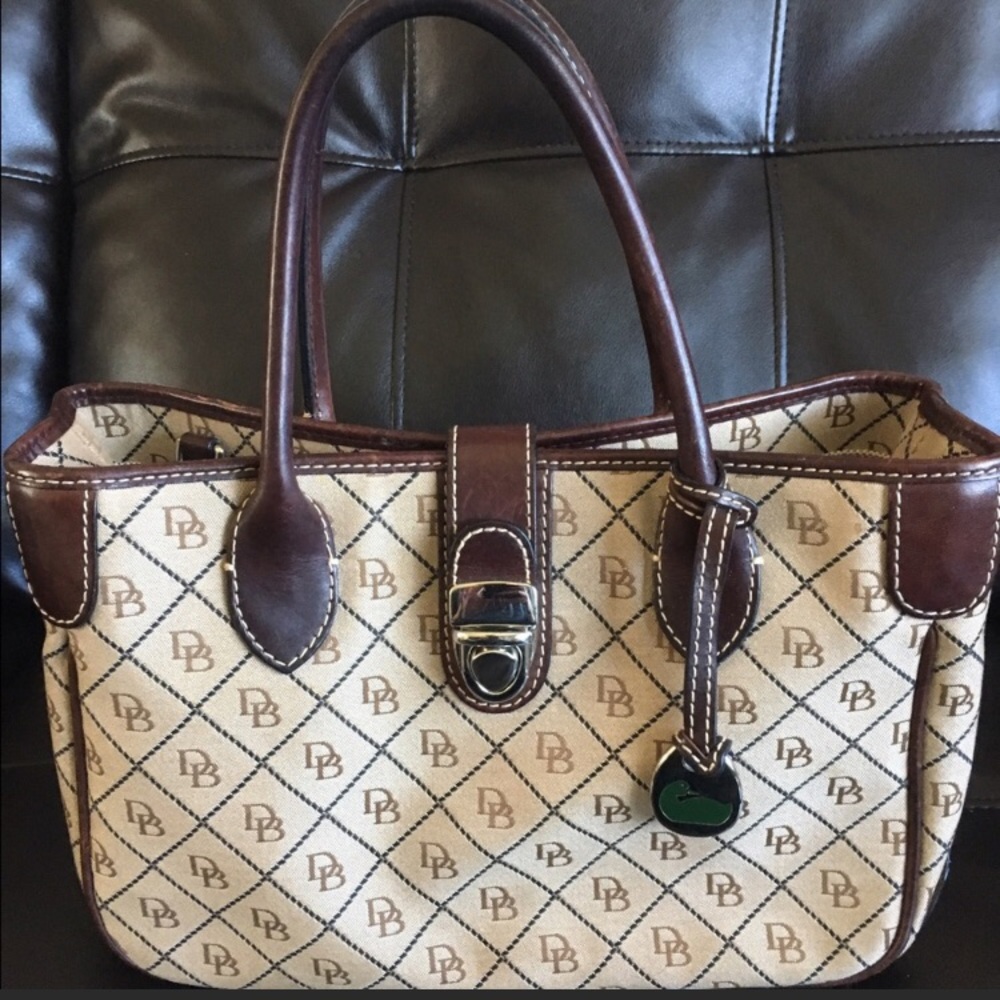 Authentic Dooney and Bourne Signature Handbag
