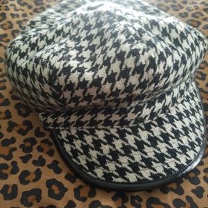Black & White Houndstooth Gatsby Style Hat