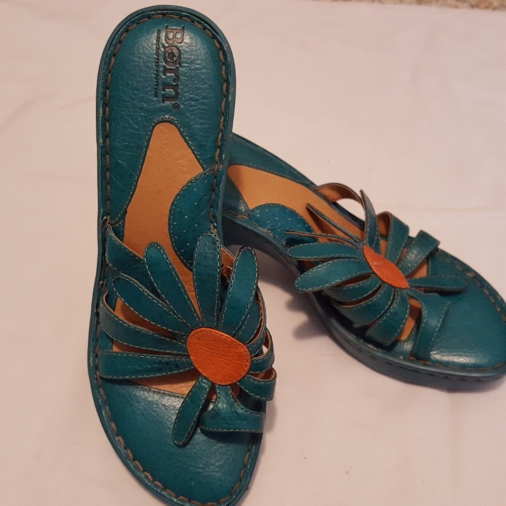 Born sandals