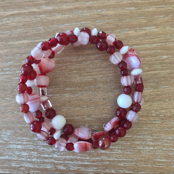 kikisflorida Jewelry - 🔺8 FOR $15🔺GLASS STONES RED/WHITE WIRED BRACELET