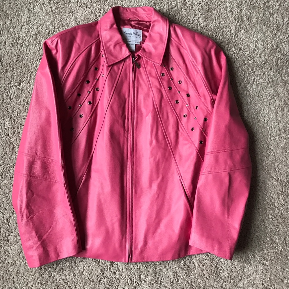 💯 Genuine leather jacket 👀