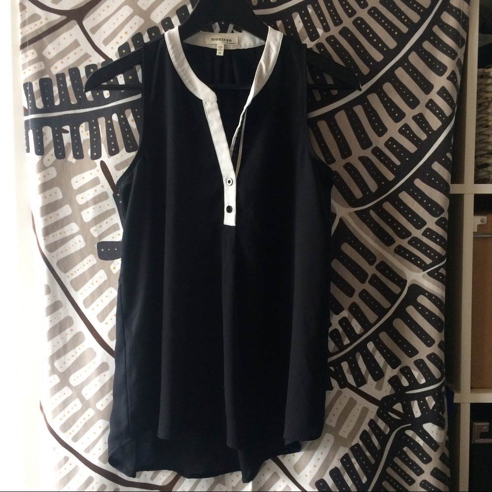 Black sleeveless blouse