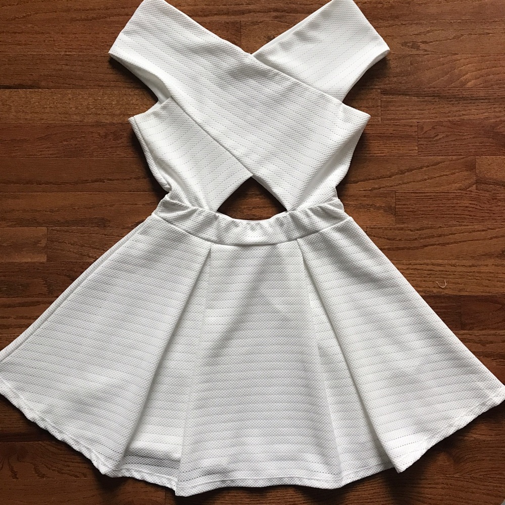 White Off-the-Shoulder Party Dress