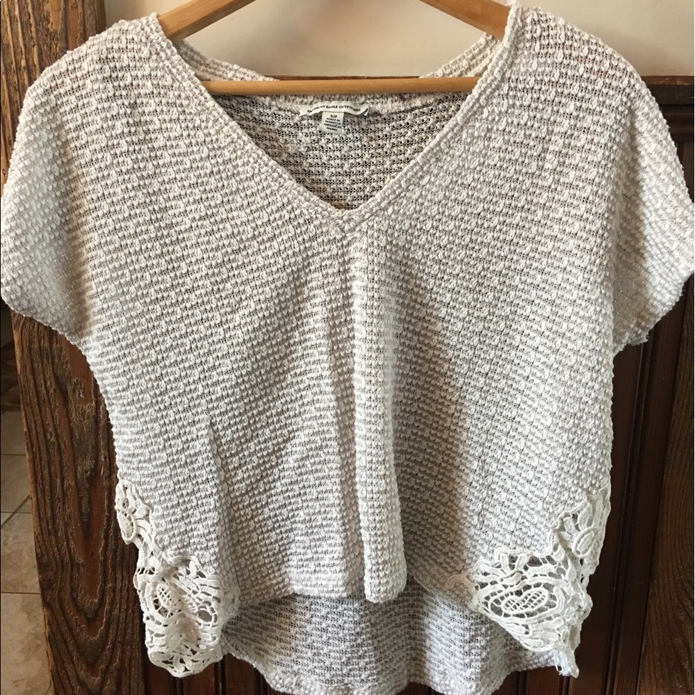 American Eagle cream shirt size S