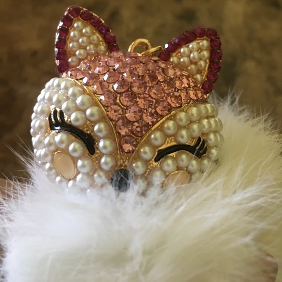 🆕🔥Key chain puffball 🦊 - Picture 2 of 3